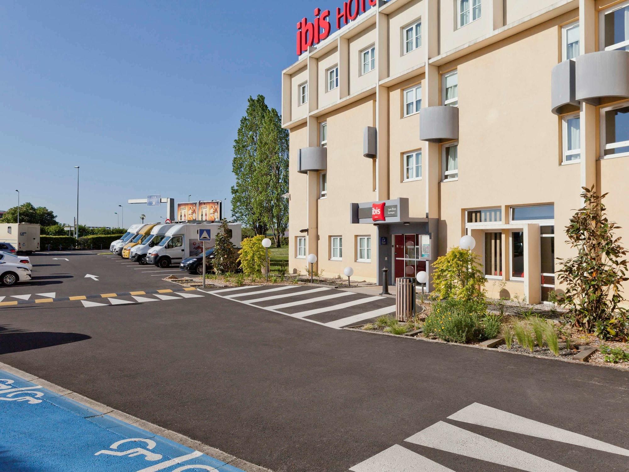 B&B Hotel Lyon Eurexpo Bron Exterior photo
