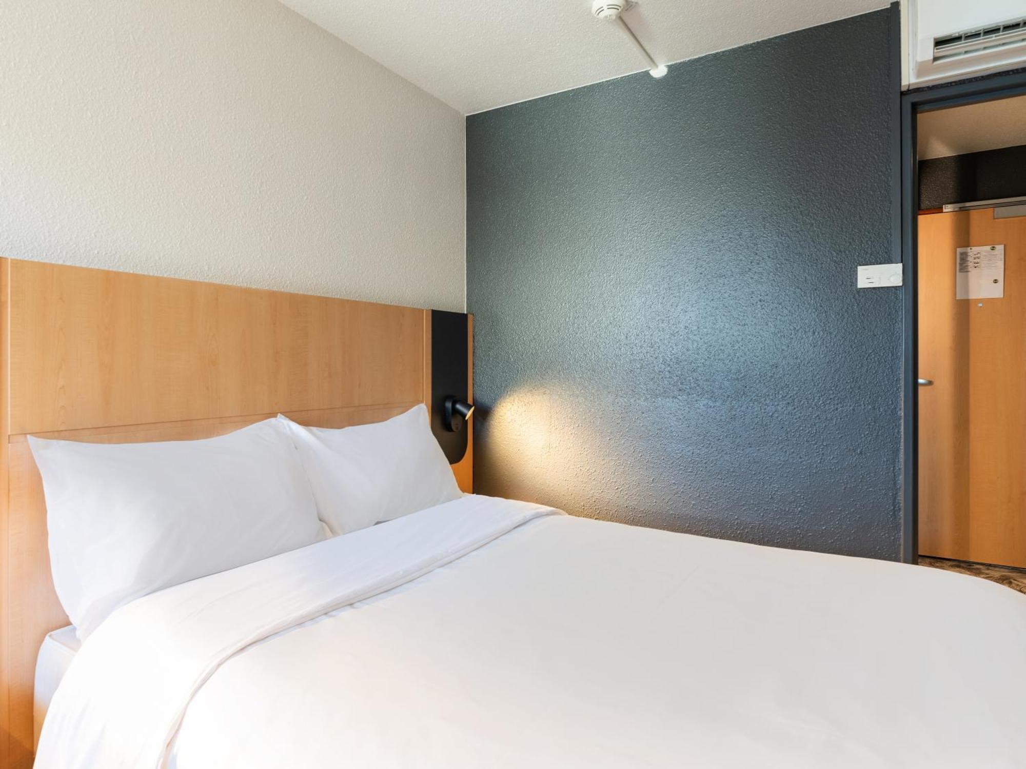 B&B Hotel Lyon Eurexpo Bron Room photo