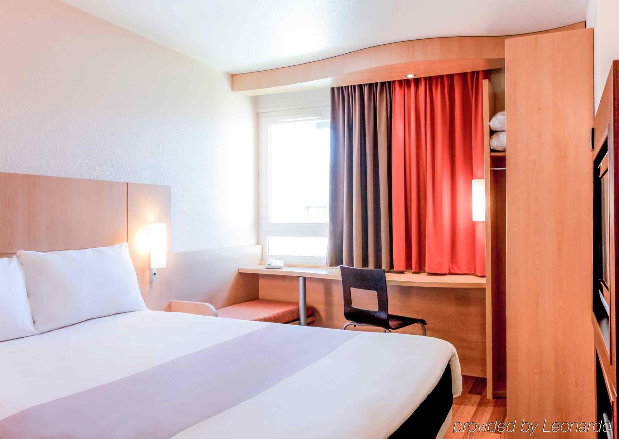B&B Hotel Lyon Eurexpo Bron Exterior photo