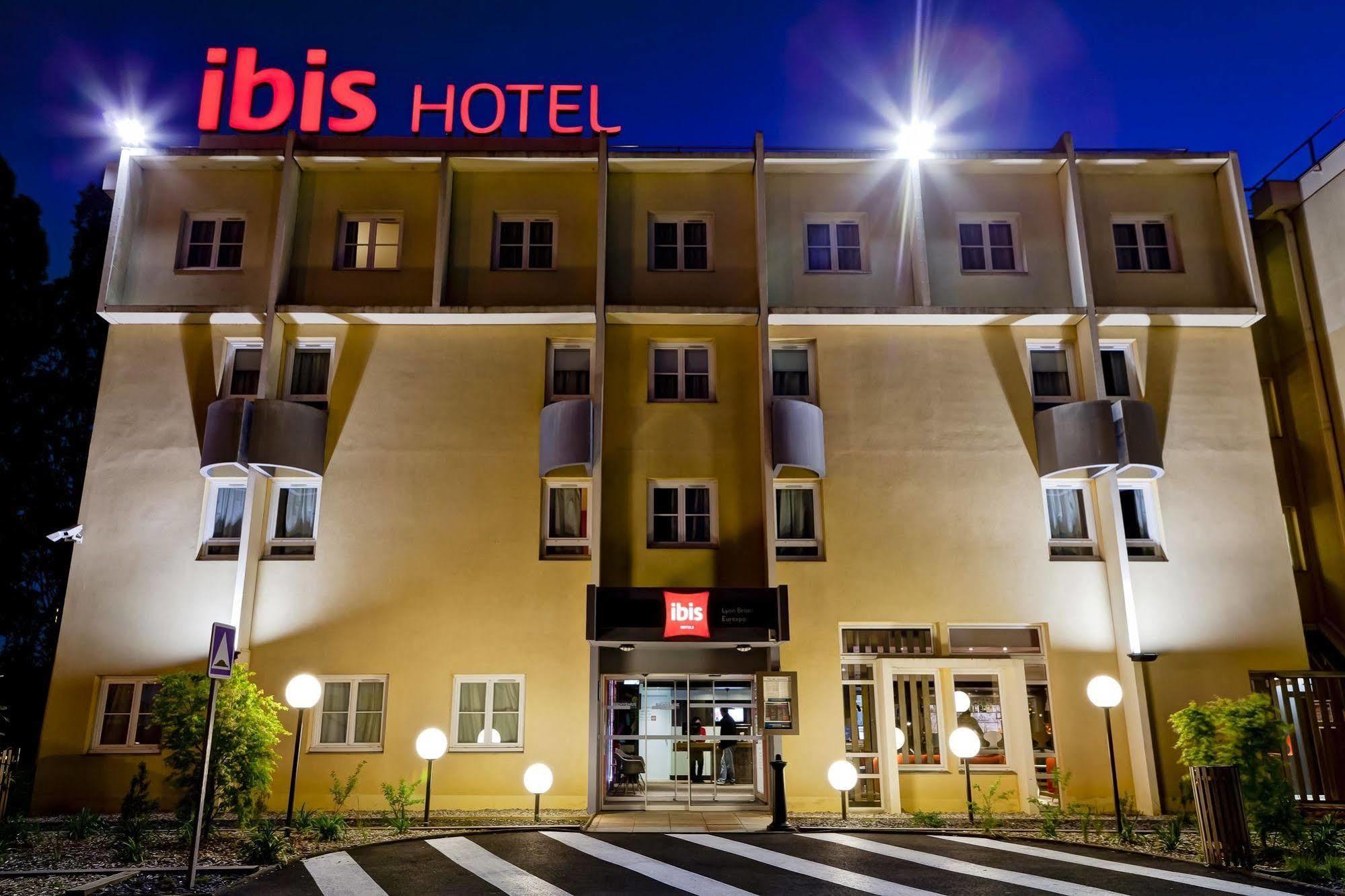 B&B Hotel Lyon Eurexpo Bron Exterior photo