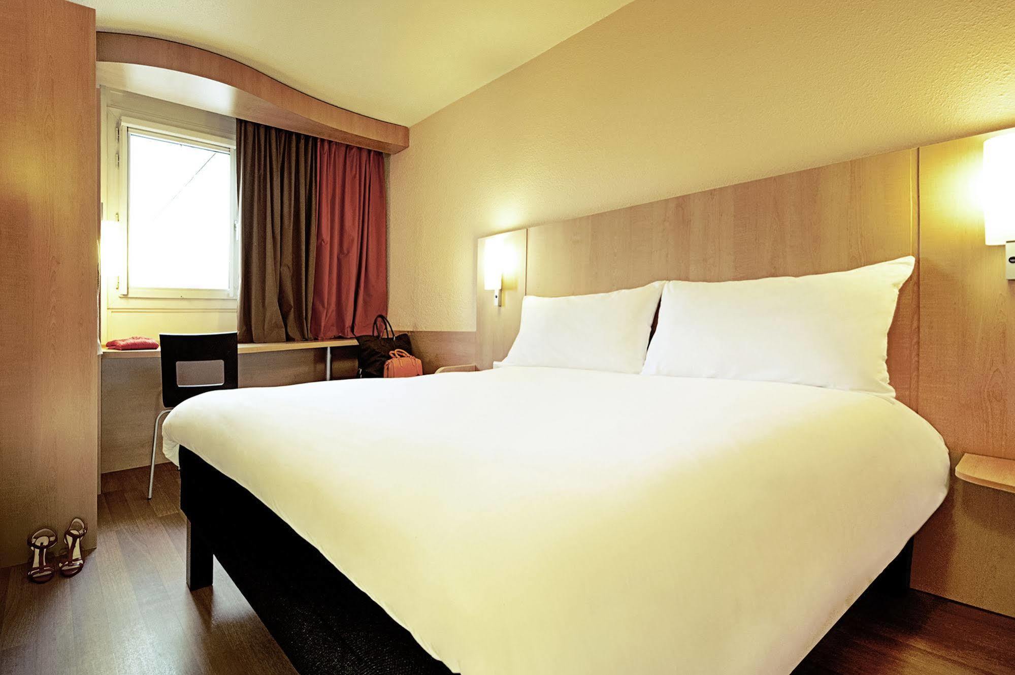 B&B Hotel Lyon Eurexpo Bron Exterior photo